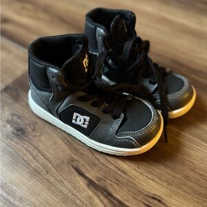 Toddler DC high top sneakers size US 8